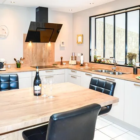 3 Bedroom Stunning In Hébergement de vacances *