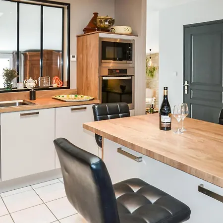 3 Bedroom Stunning In Colombiers (Herault)